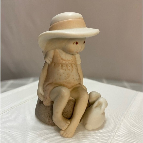 Vintage 1979 Holly Hobbie “Happiness is Found In Little Things” & Bunny Rabbits - Picture 2 of 6